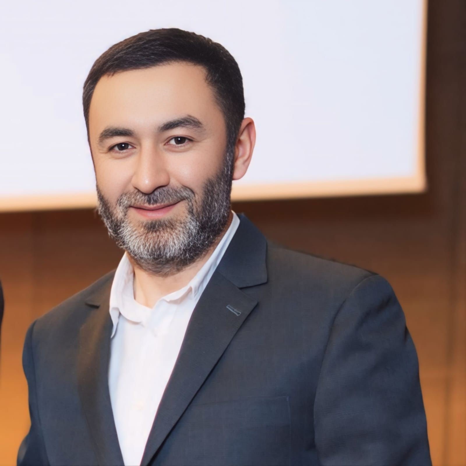 Kərim Mehdiyev | Sağlam Diş - Müasir Stomatoloji Mərkəz